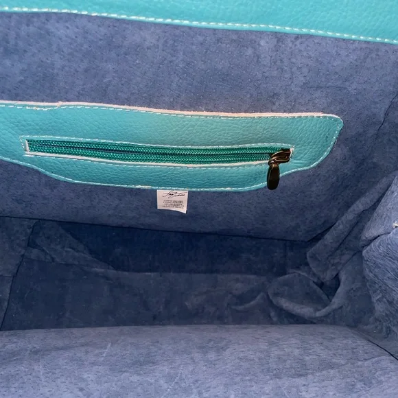 Artisan made hand painted leather backpack - Picture 6 of 10